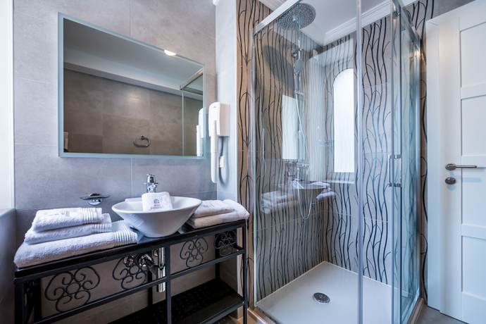 Imagen de la habitación del Hotel Domino. Foto 19