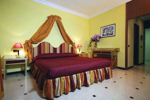 Imagen general del Hotel Domizia Palace. Foto 4