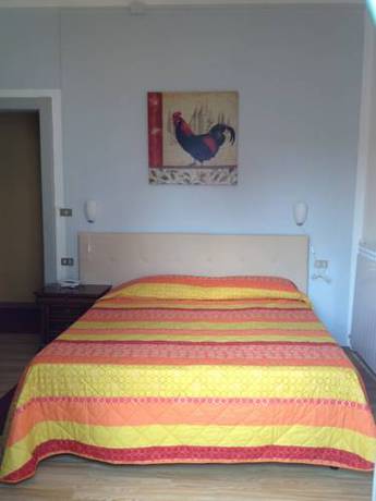 Imagen de la habitación del Hotel Domodossola. Foto 6