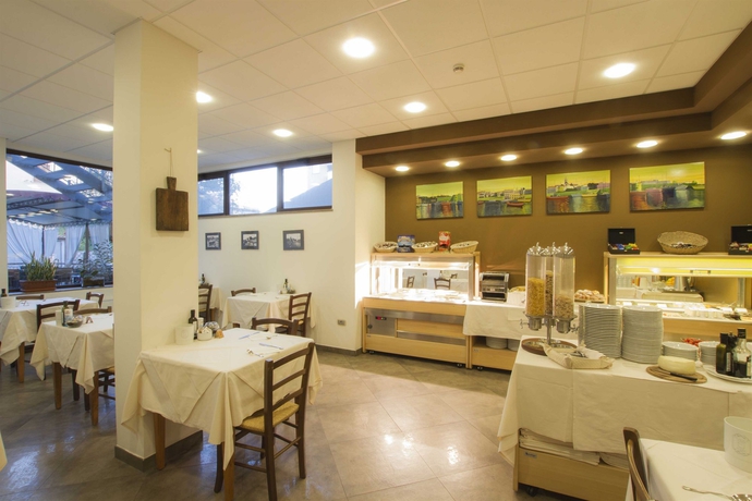 Imagen del bar/restaurante del Hotel Domomea. Foto 3