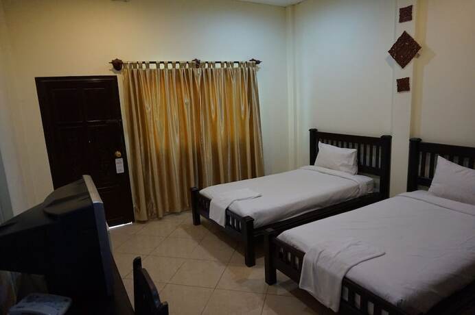 Imagen de la habitación del Hotel Domon. Foto 20