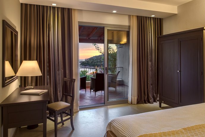 Imagen de la habitación del Hotel Domotel Agios Nikolaos Suites Resort. Foto 9