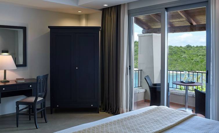 Imagen de la habitación del Hotel Domotel Agios Nikolaos Suites Resort. Foto 19