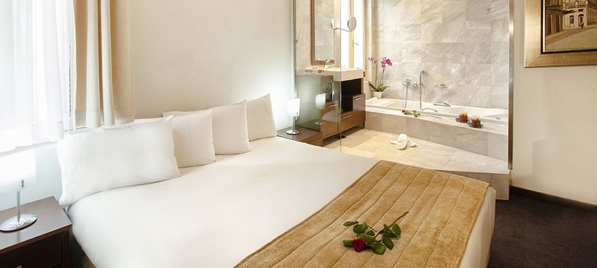 Imagen de la habitación del Hotel Domotel Arni. Foto 2