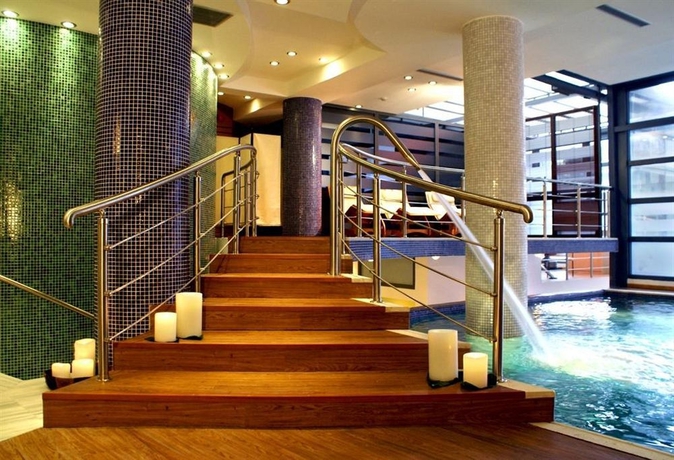 Imagen de la piscina del Hotel Domotel Xenia Volou. Foto 10