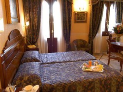 Imagen de la habitación del Hotel Domus Aurea. Foto 6