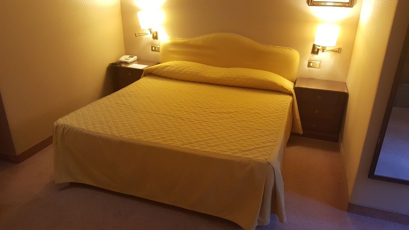 Imagen de la habitación del Hotel Domus Aventina. Foto 9