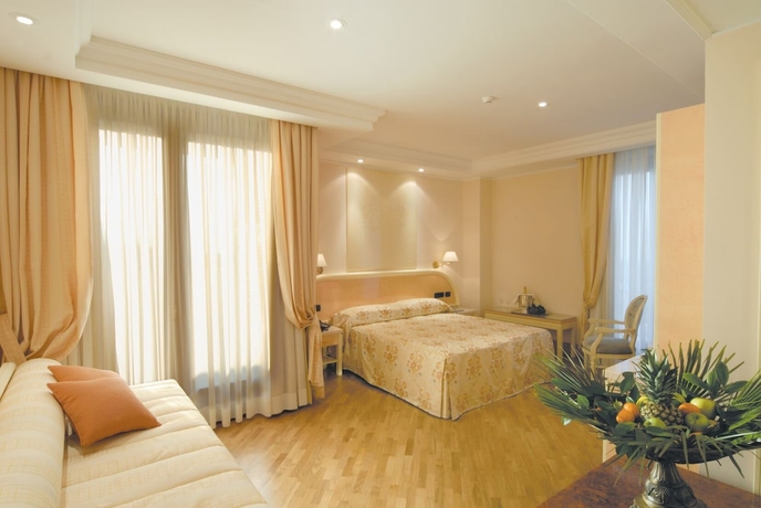 Imagen de la habitación del Hotel Domus Caesari. Foto 12