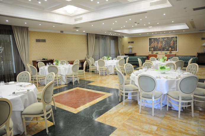 Imagen del bar/restaurante del Hotel Domus Caesari. Foto 2