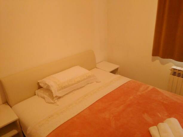 Imagen de la habitación del Hotel Domus Damar. Foto 16
