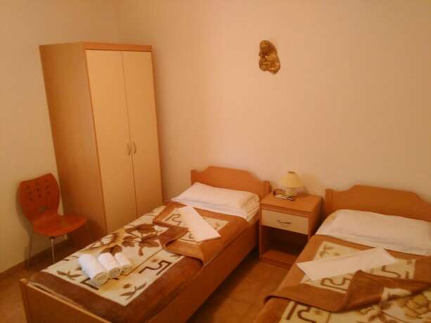 Imagen de la habitación del Hotel Domus Damar. Foto 19