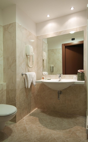 Imagen de la habitación del Hotel Domus Expo. Foto 8