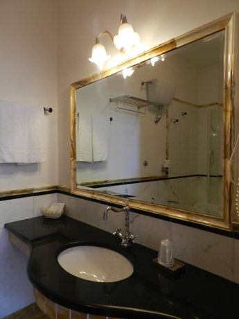 Imagen de la habitación del Hotel Domus Florentiae. Foto 13