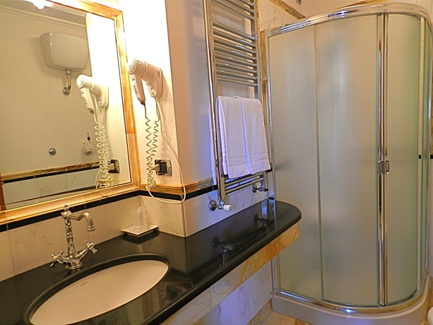 Imagen de la habitación del Hotel Domus Florentiae. Foto 14