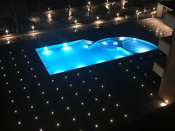 Imagen de la piscina del Hotel Domus Grand Hotel. Foto 17