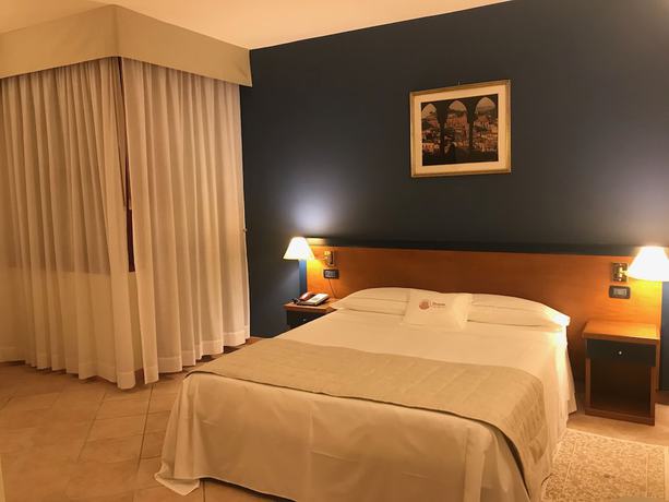 Imagen de la habitación del Hotel Domus Grand Hotel. Foto 11