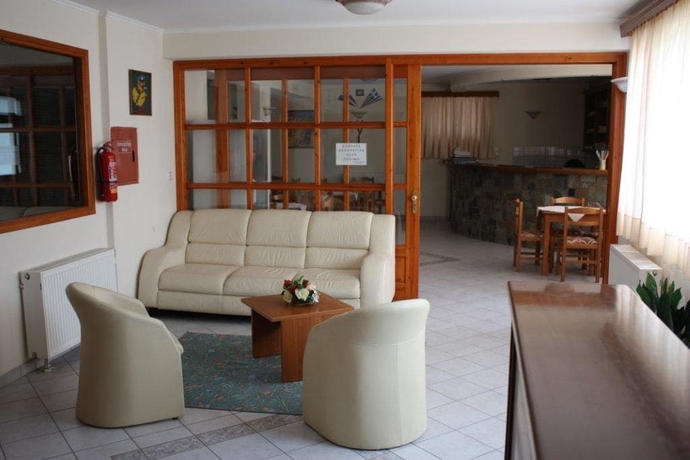 Imagen de los interiores del Hotel Domus Inn. Foto 18