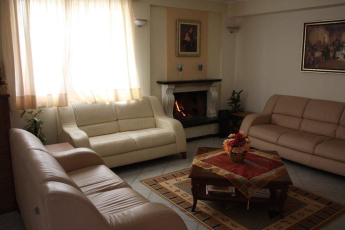 Imagen de los interiores del Hotel Domus Inn. Foto 19