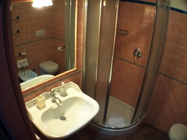 Imagen de la habitación del Hotel Domus Livia Luxury Suites. Foto 8