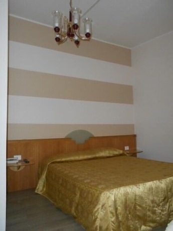 Imagen de la habitación del Hotel Domus, Maranello. Foto 19