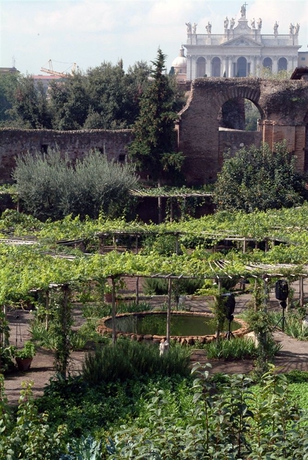 Imagen de los exteriores del Hotel Domus Sessoriana. Foto 3