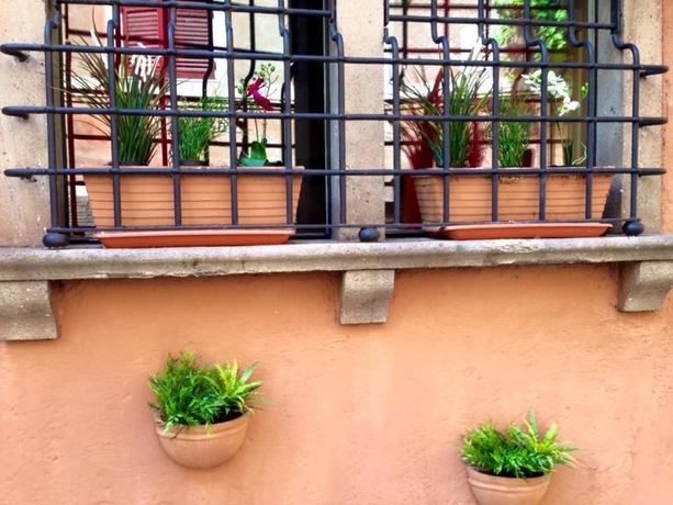 Imagen de los exteriores del Hotel Domus Tiberina. Foto 8