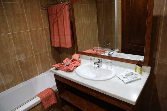 Imagen de la habitación del Hotel Don Ángel Roquetas De Mar. Foto 7