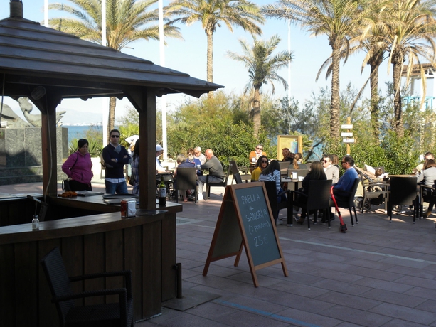 Imagen del bar/restaurante del Hotel Don Agustin. Foto 6