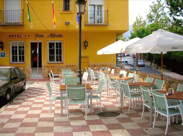 Imagen del bar/restaurante del Hotel Don Alfredo. Foto 7