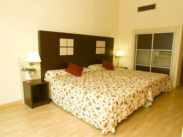 Imagen de la habitación del Hotel Don Angel Santa Susana. Foto 5