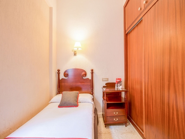 Imagen de la habitación del Hotel Don Cándido. Foto 11