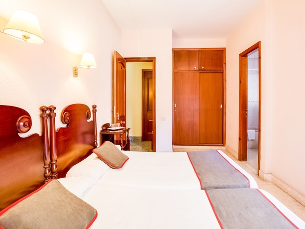 Imagen de la habitación del Hotel Don Cándido. Foto 14