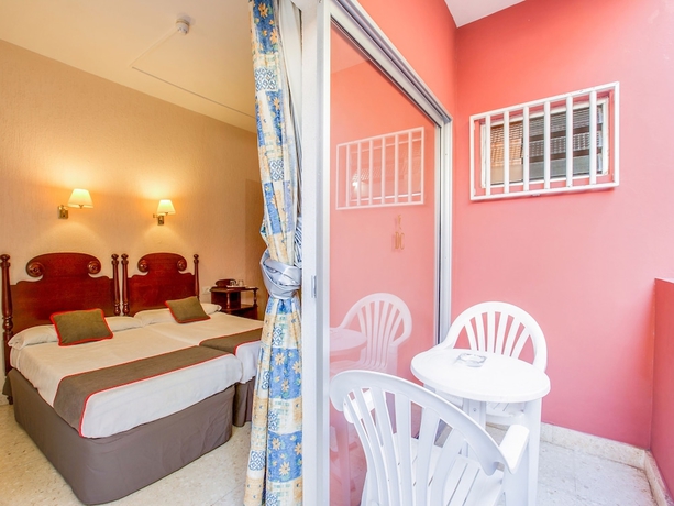 Imagen de la habitación del Hotel Don Cándido. Foto 16