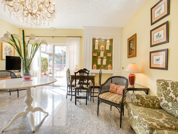 Imagen de la habitación del Hotel Don Cándido. Foto 17