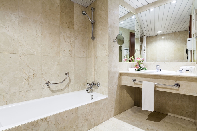 Imagen de la habitación del Hotel Don Candido, Terrassa. Foto 7