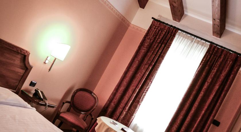 Imagen general del Hotel Don Carlo. Foto 3