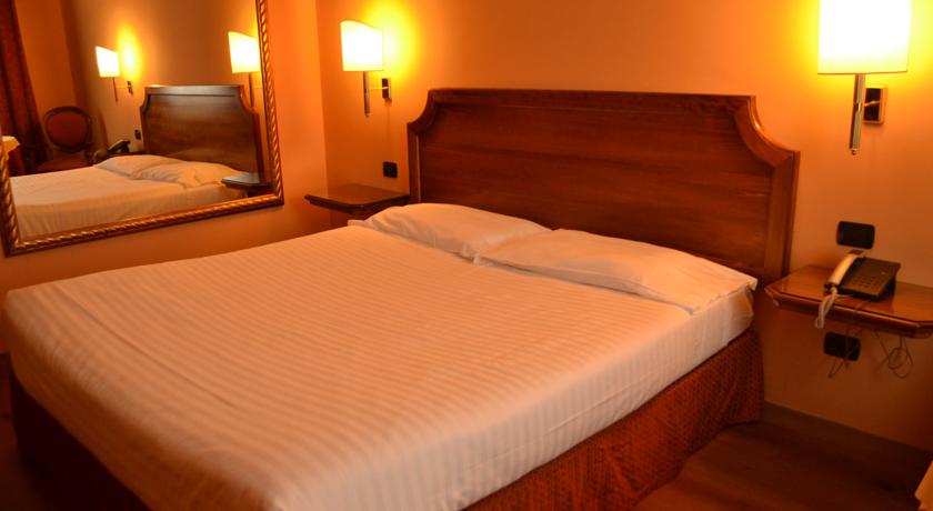 Imagen general del Hotel Don Carlo. Foto 4