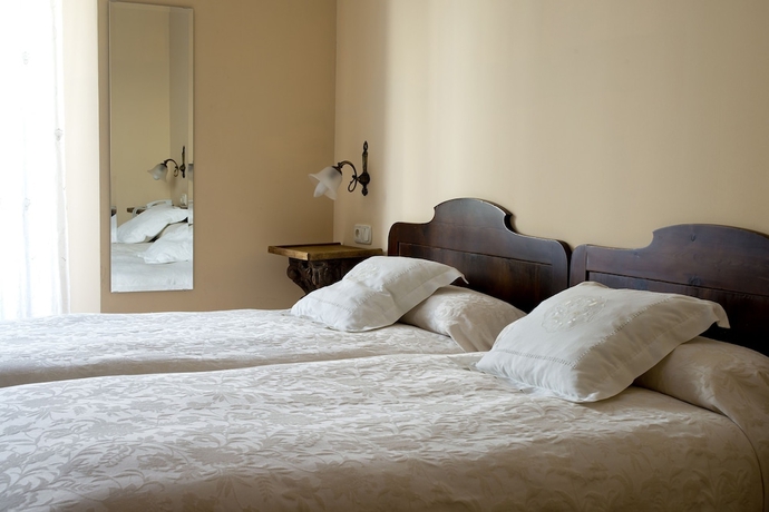 Imagen de la habitación del Hotel Don Carlos Cáceres. Foto 5