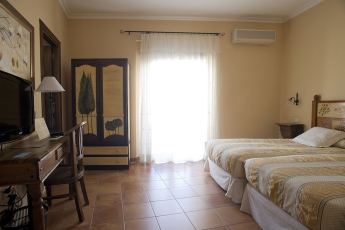 Imagen de la habitación del Hotel Don Carlos Cáceres. Foto 6