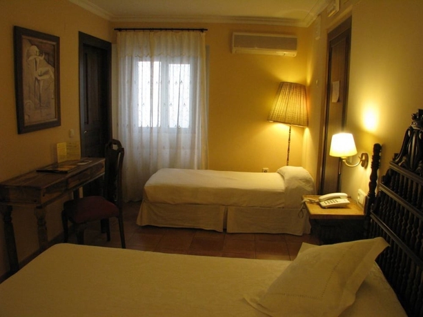 Imagen de la habitación del Hotel Don Carlos Cáceres. Foto 9