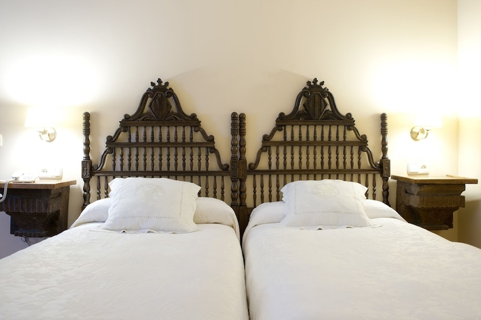 Imagen de la habitación del Hotel Don Carlos Cáceres. Foto 12