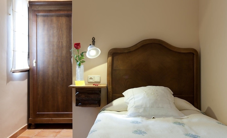 Imagen de la habitación del Hotel Don Carlos Cáceres. Foto 13