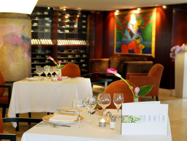 Imagen del bar/restaurante del Hotel Don Carlos Leisure Resort and Spa. Foto 5