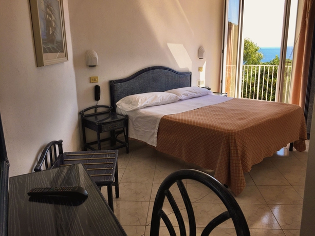 Imagen de la habitación del Hotel Don Felipe, Ischia. Foto 10