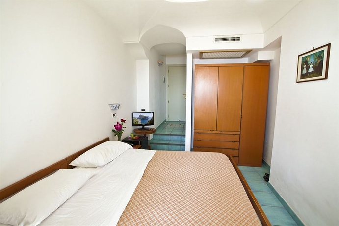 Imagen de la habitación del Hotel Don Felipe, Ischia. Foto 12