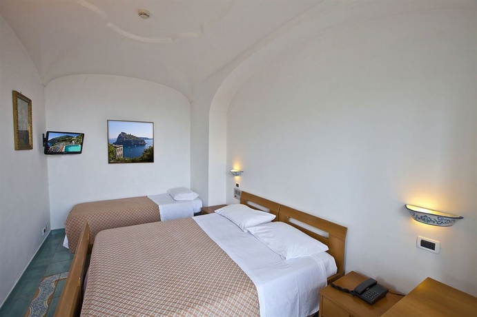 Imagen de la habitación del Hotel Don Felipe, Ischia. Foto 13