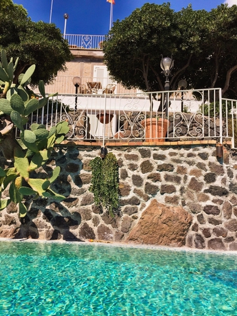 Imagen de la piscina del Hotel Don Felipe, Ischia. Foto 15