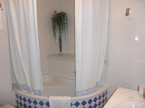 Imagen de la habitación del Hotel Don Gonzalo. Foto 14