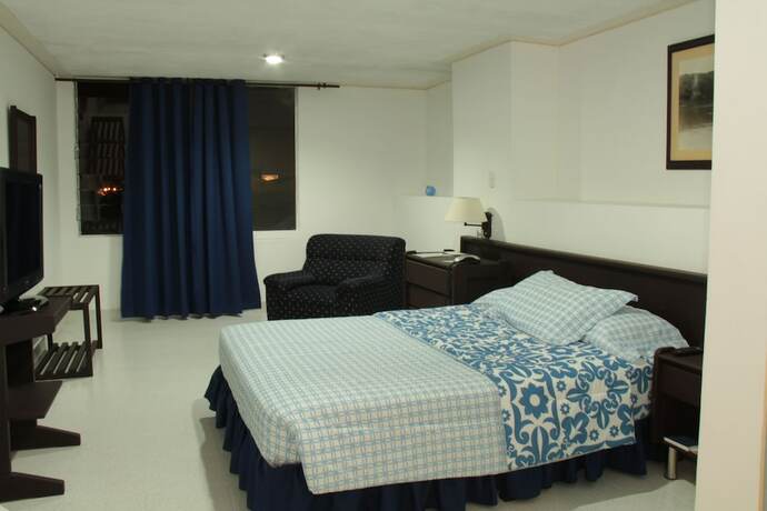 Imagen general del Hotel Don Gregorio, Cartago. Foto 11