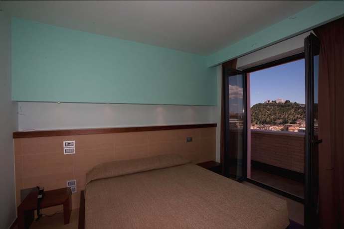 Imagen de la habitación del Hotel Don Guglielmo. Foto 9